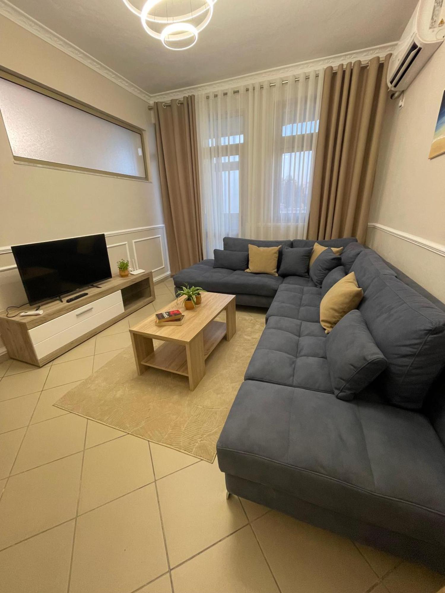 Erli Apartament *