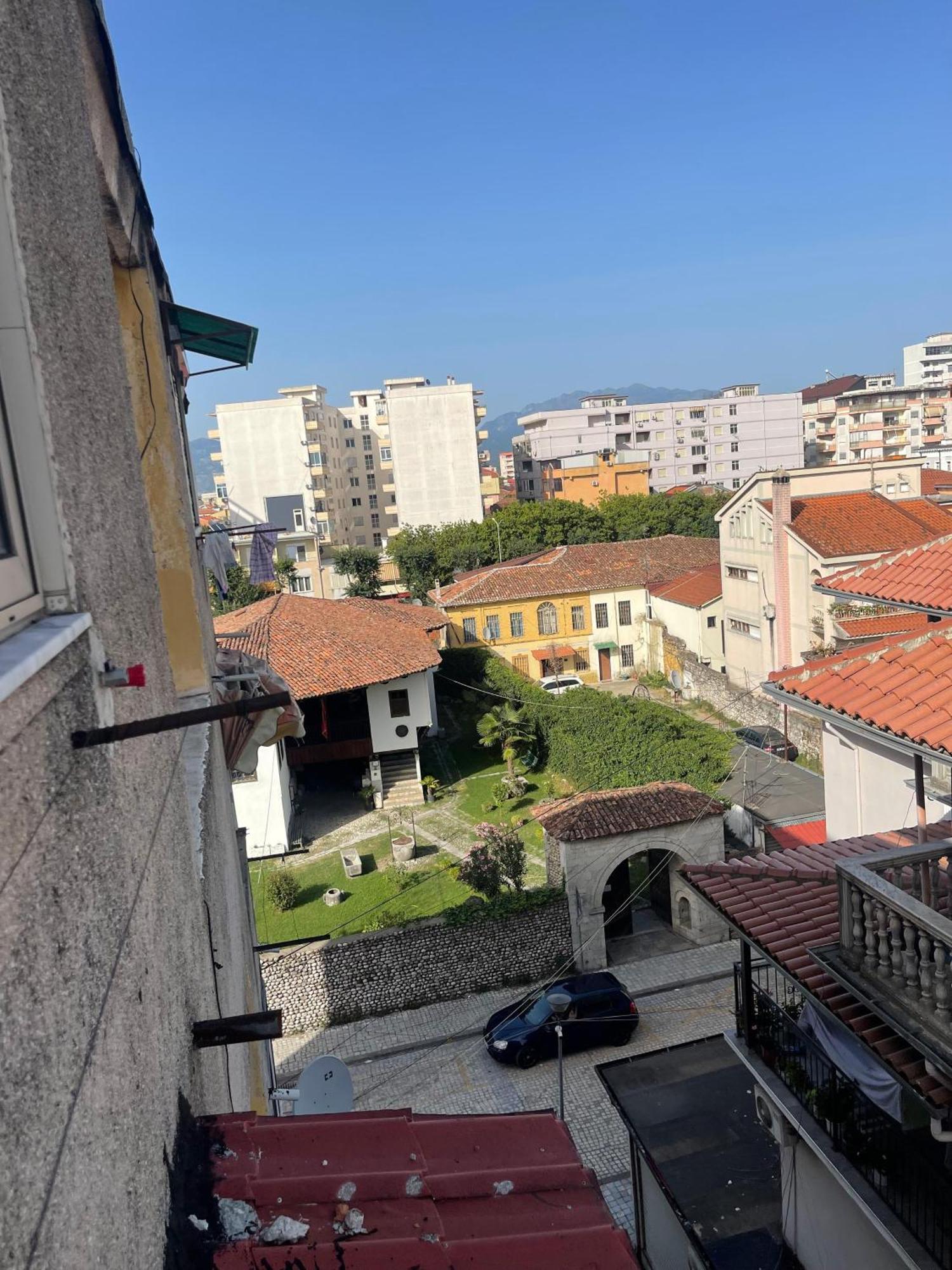Erli * Szkodra